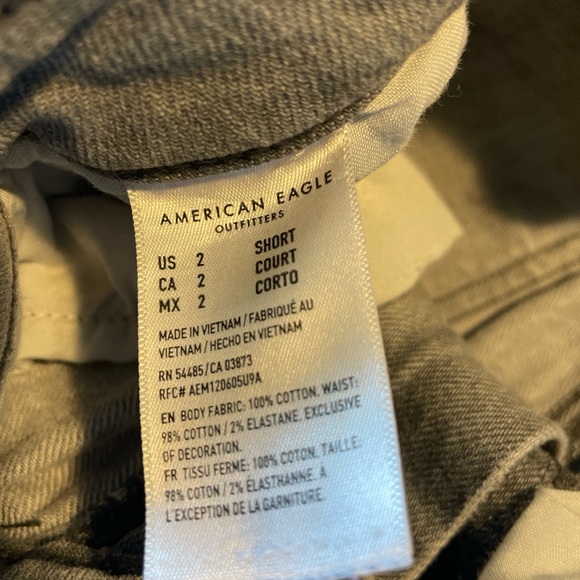 American Eagle Distressed gray ripped Women's Jeans short - Picture 5 of 7
